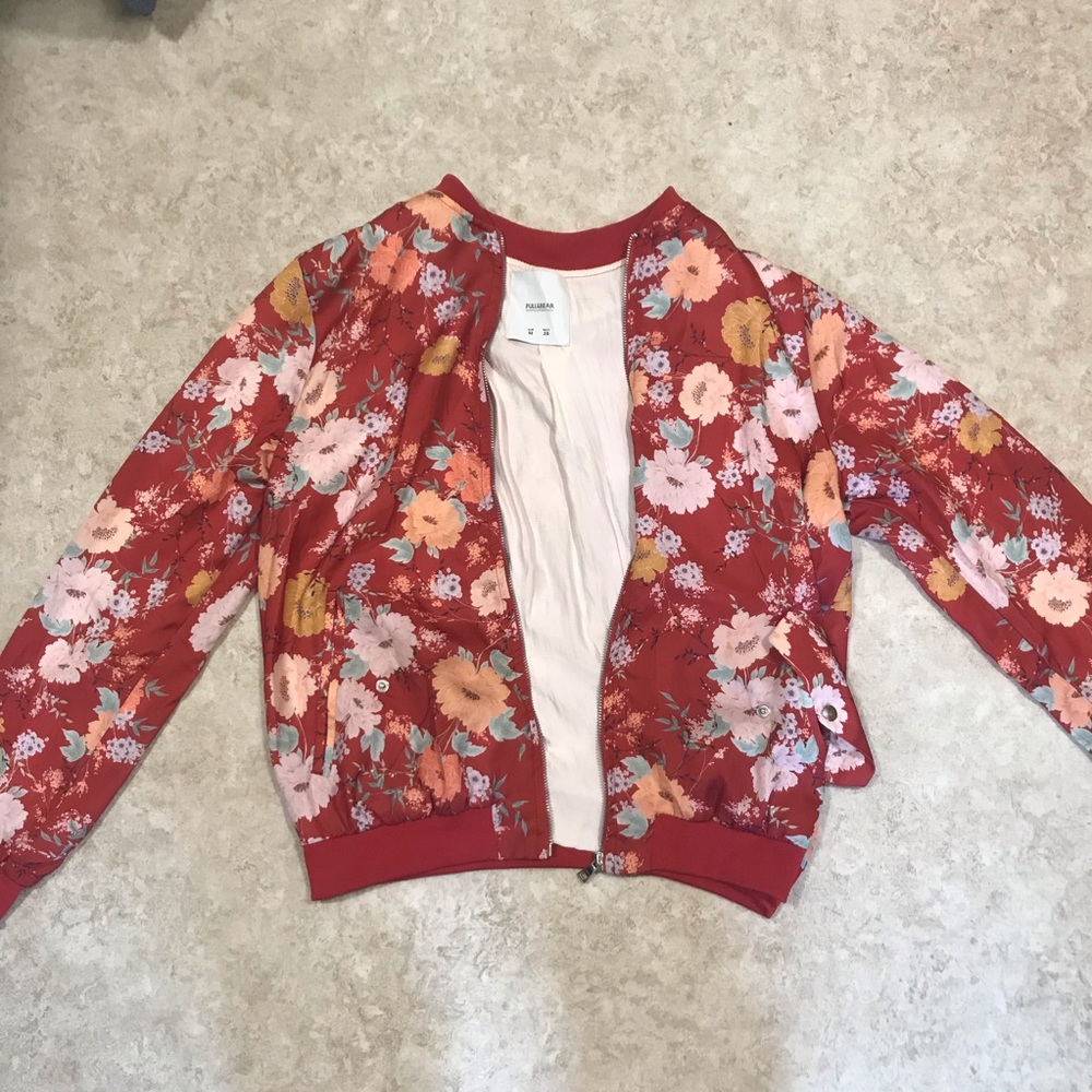 🔮 2 for $30 Pull&bear red jacket